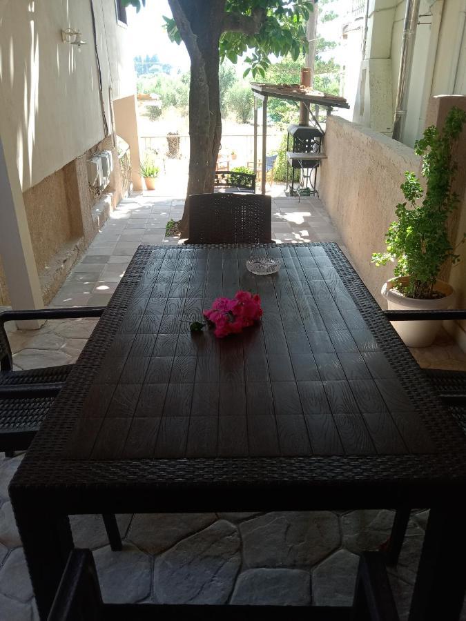 Menegis Apartment Zakynthos Town Exterior foto