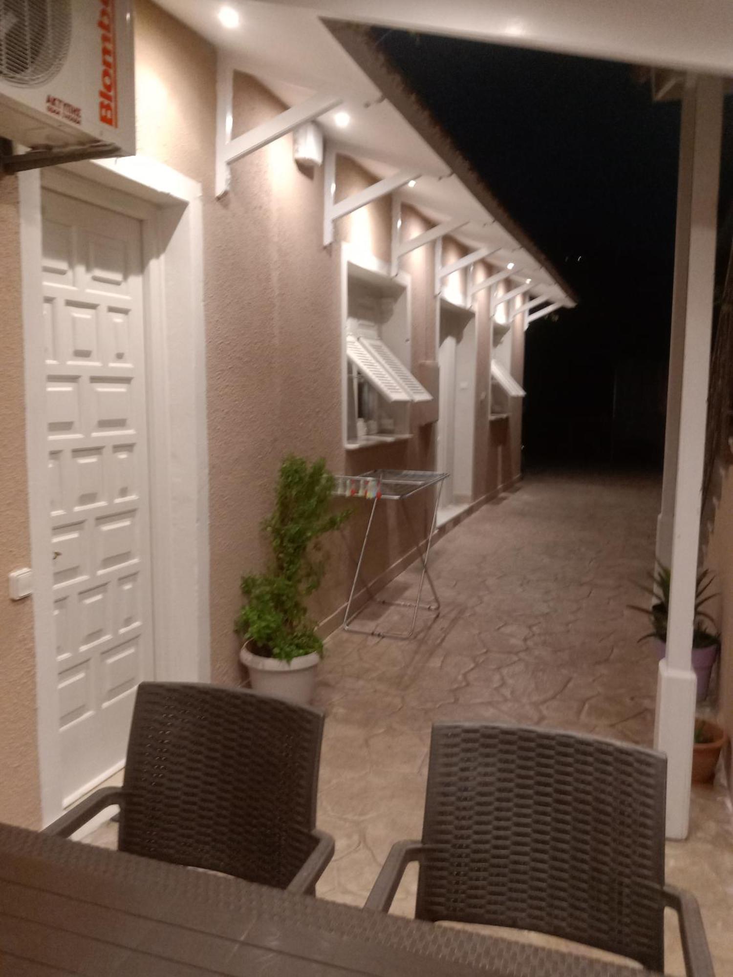 Menegis Apartment Zakynthos Town Exterior foto