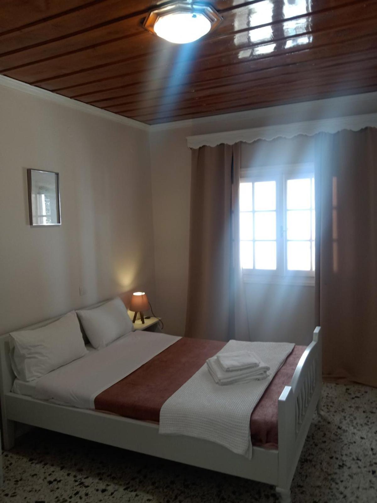 Menegis Apartment Zakynthos Town Exterior foto