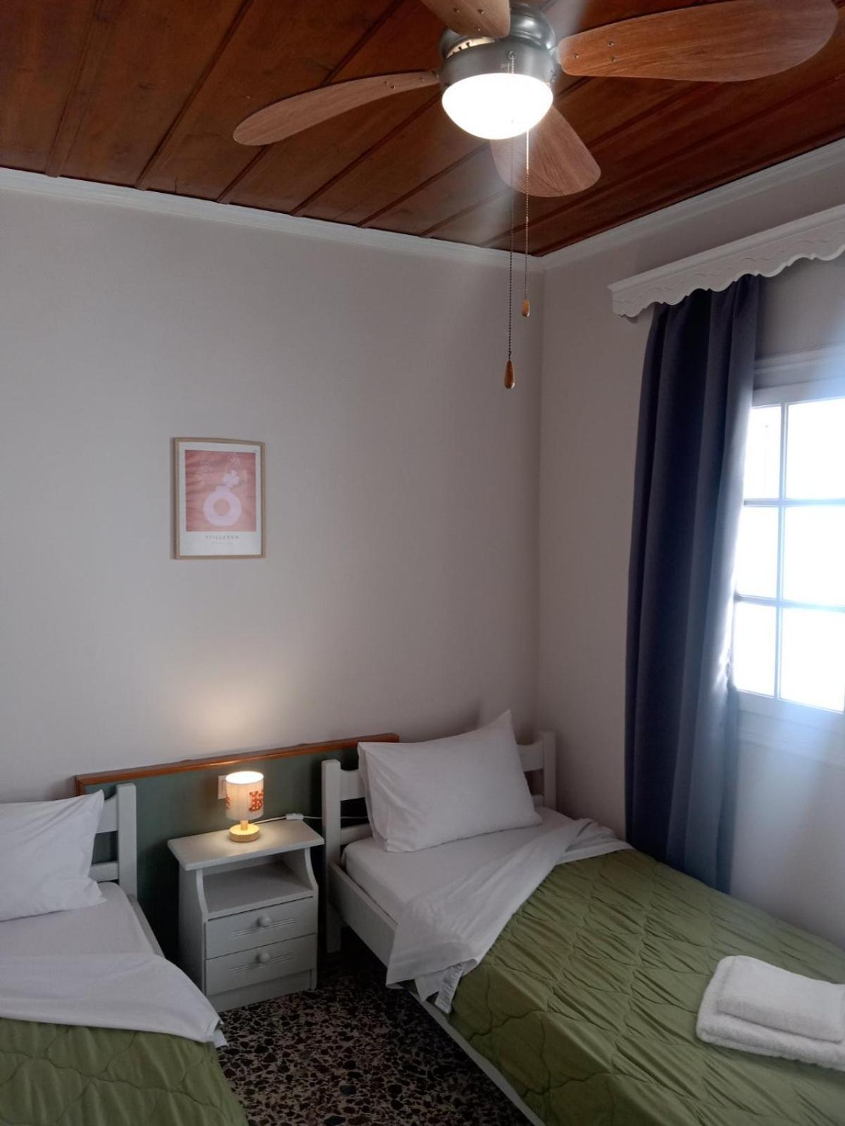 Menegis Apartment Zakynthos Town Exterior foto